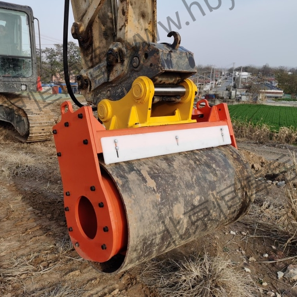 HENBO 挖機(jī)振動鋼輪